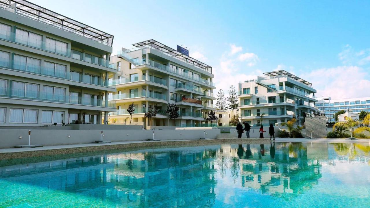 Emerald Suites โปรทาราส ภายนอก รูปภาพ