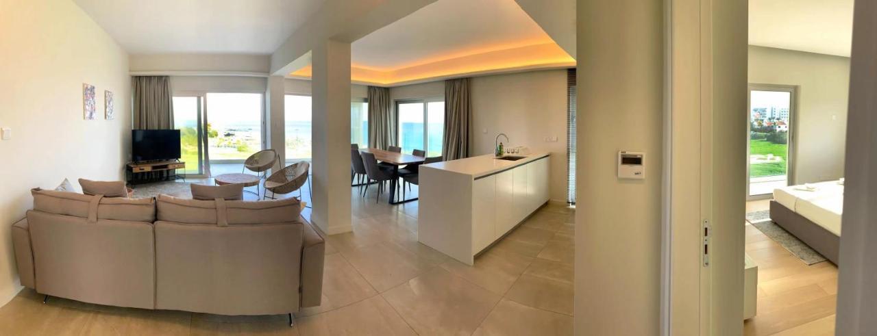 Emerald Suites โปรทาราส ภายนอก รูปภาพ