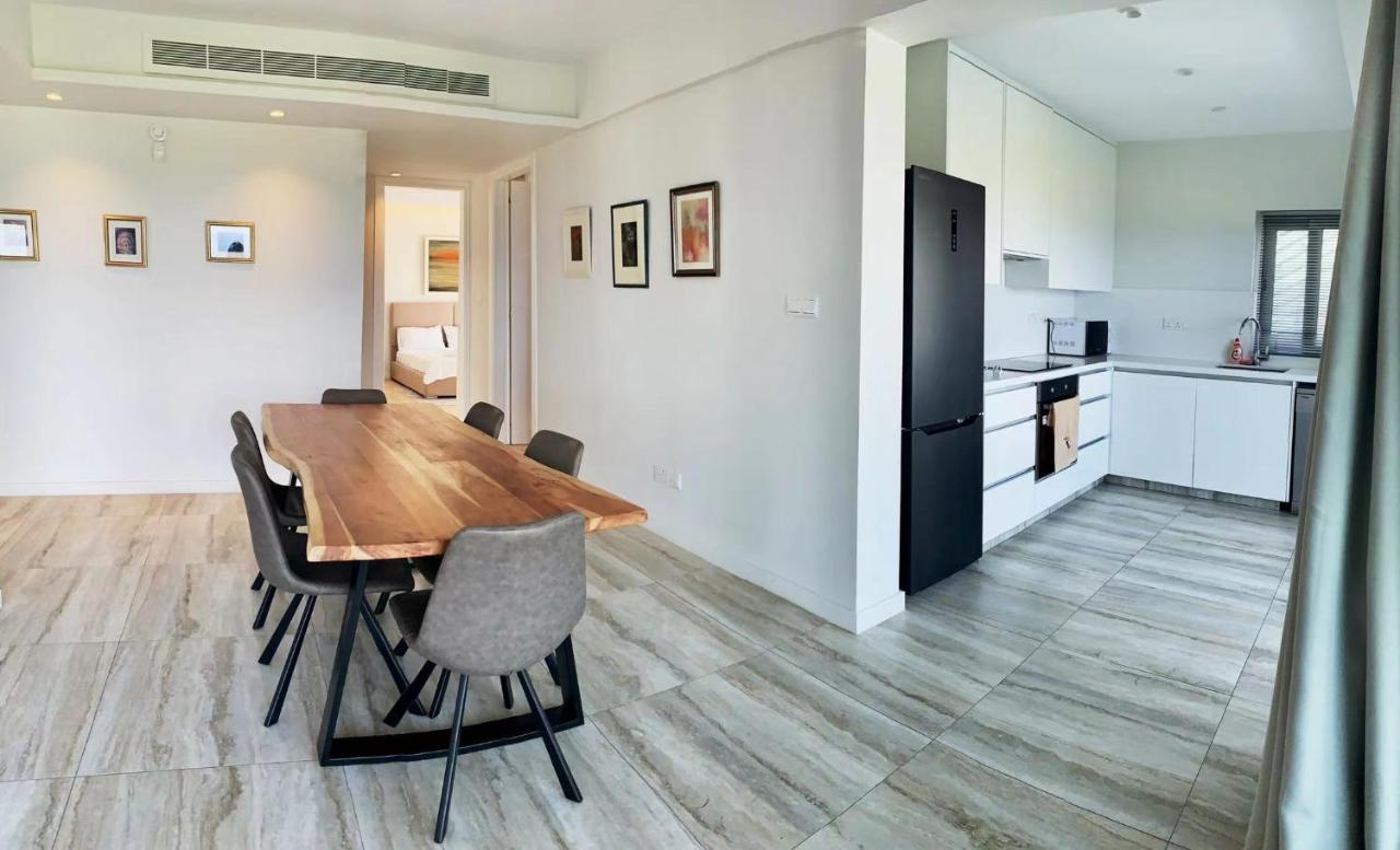 Emerald Suites โปรทาราส ภายนอก รูปภาพ