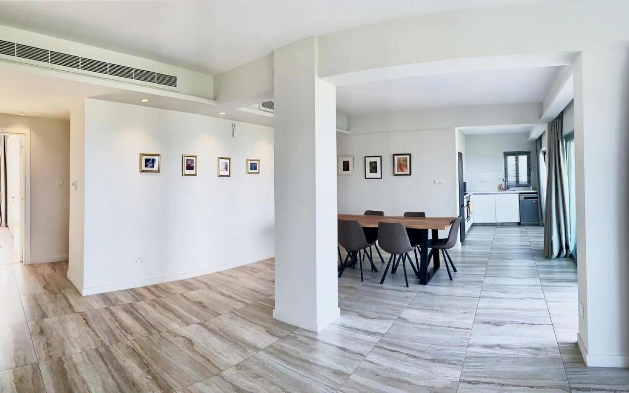 Emerald Suites โปรทาราส ภายนอก รูปภาพ