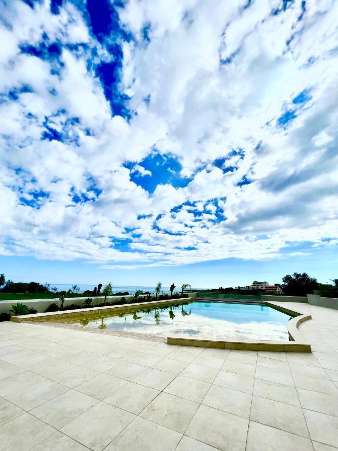 Emerald Suites โปรทาราส ภายนอก รูปภาพ