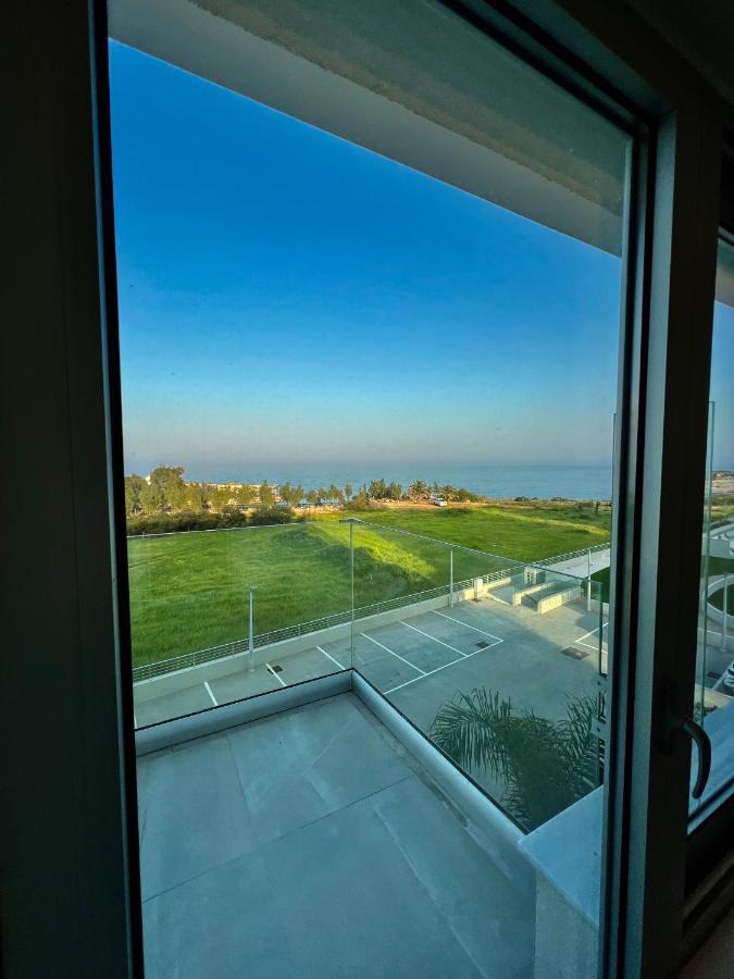 Emerald Suites โปรทาราส ภายนอก รูปภาพ