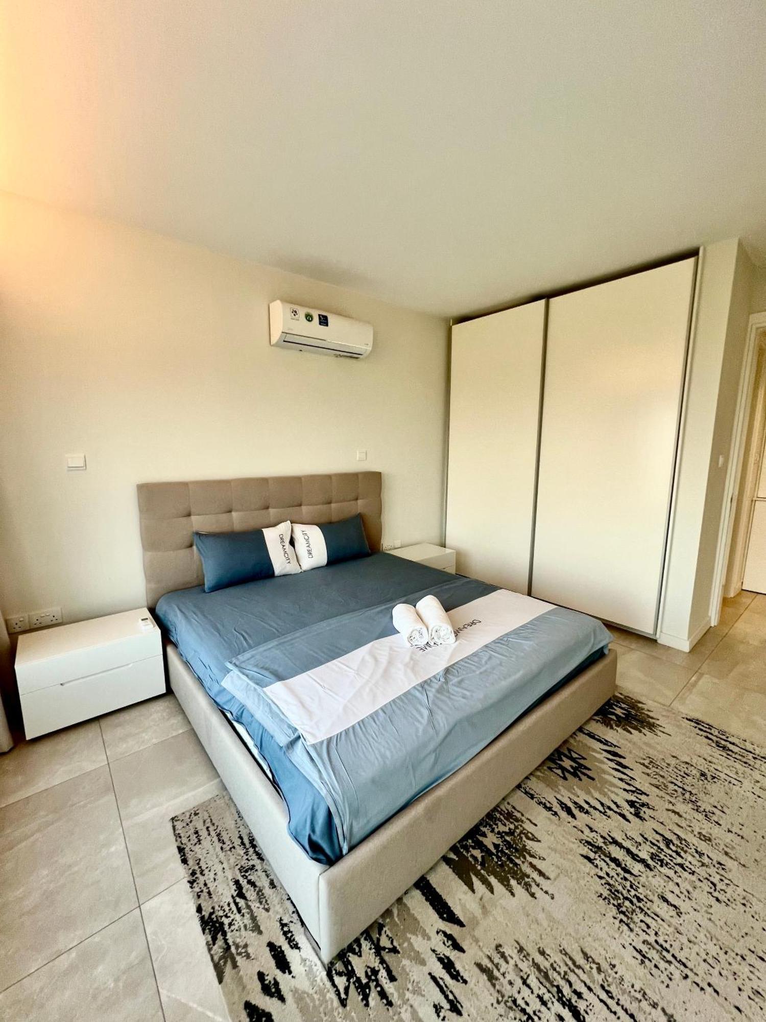 Emerald Suites โปรทาราส ภายนอก รูปภาพ