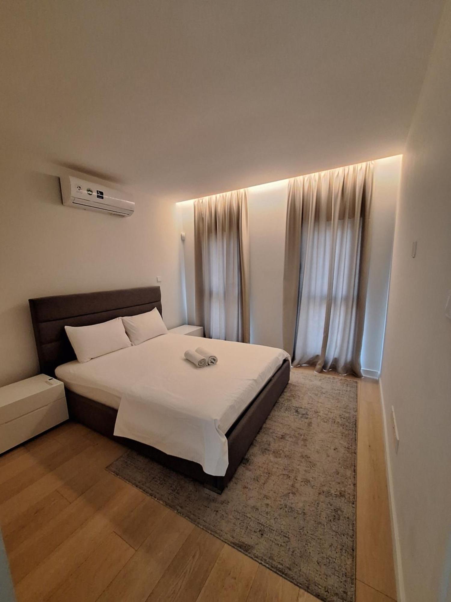 Emerald Suites โปรทาราส ภายนอก รูปภาพ